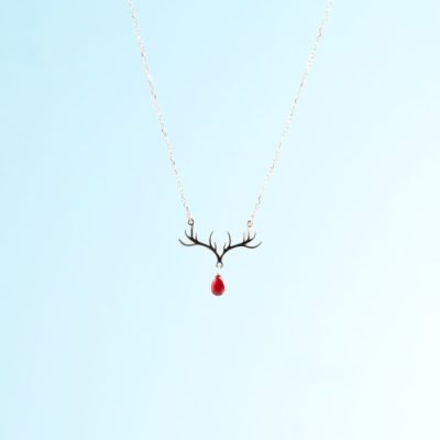 گردنبند شاخ گوزنی